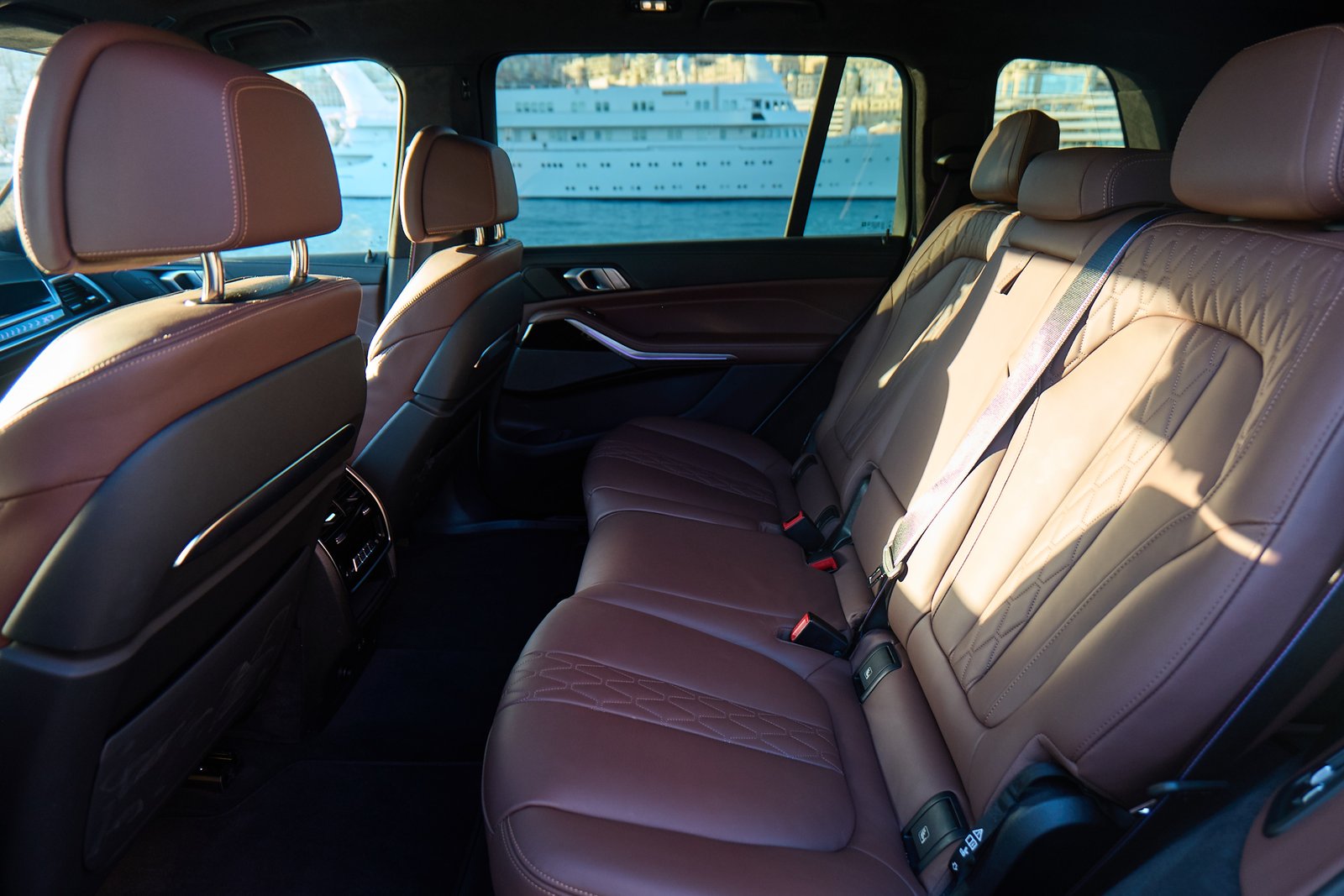 BMW X7 — photo 11